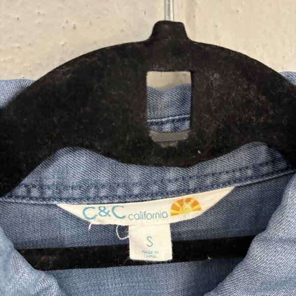 C&C California Chambre Denim Shirt Women Small Roll Up Sleeve Button Up - Picture 3 of 10